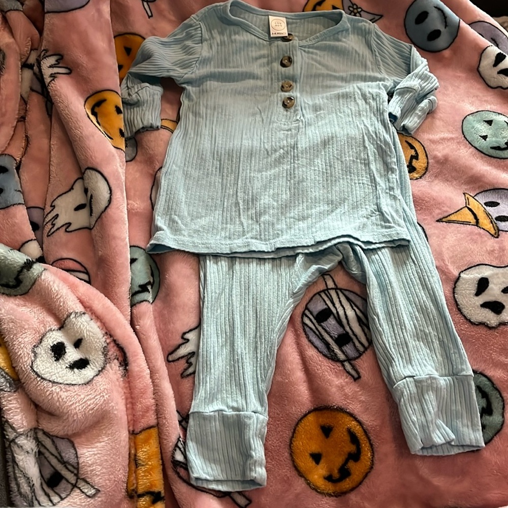 B43 Lou Lou & Company 2pc Set— Dusty pastel blue, ribbed